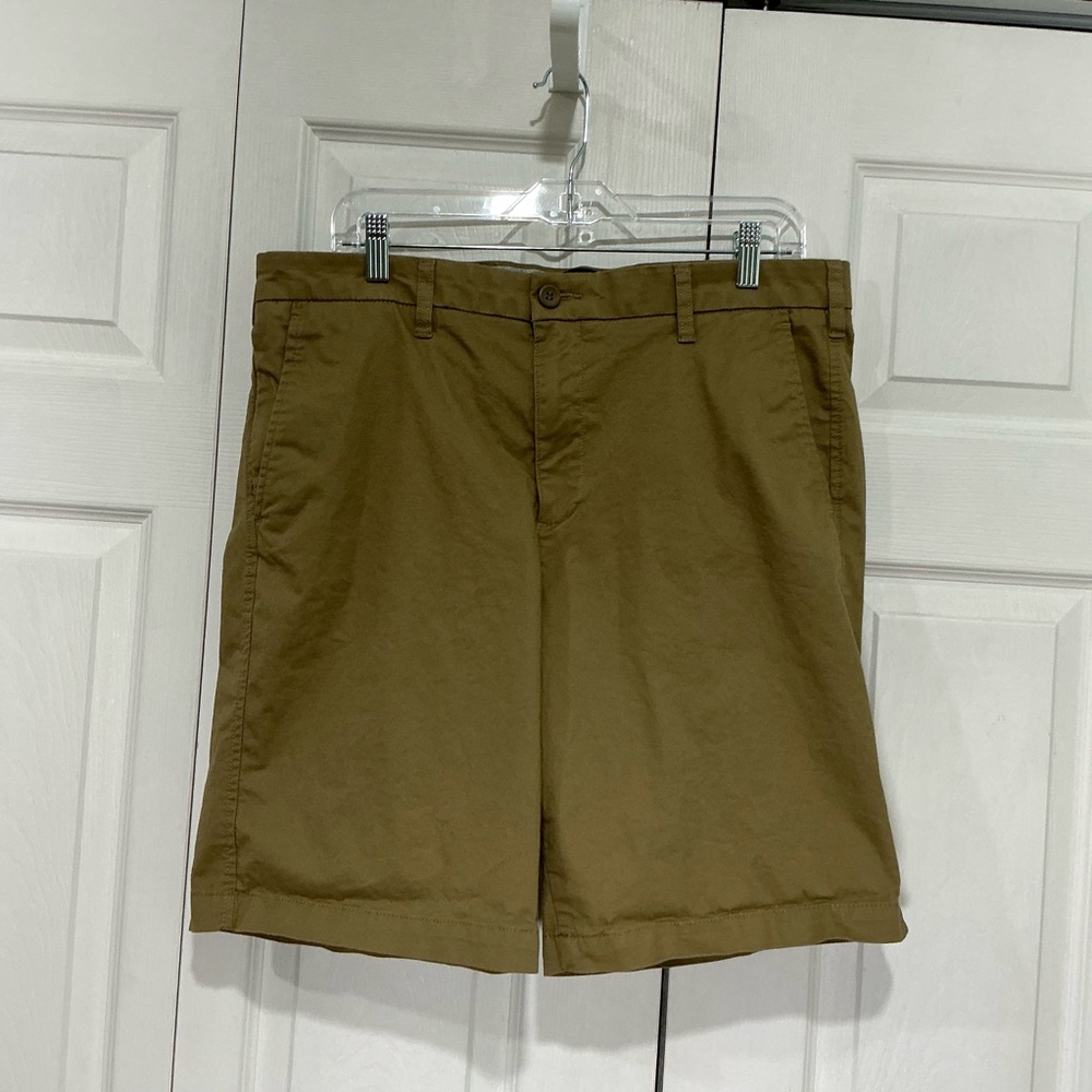 🖤 Dockers Tan Flat Front Shorts - 34